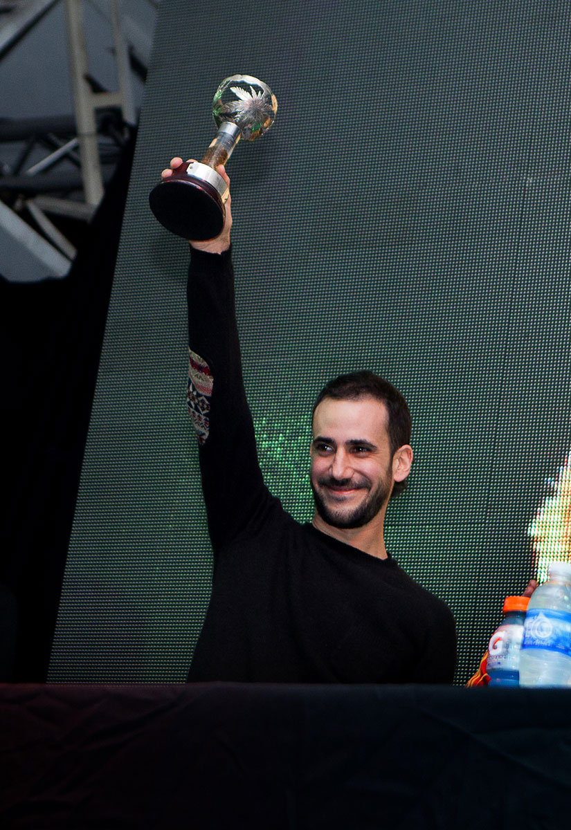 Del-Plata-2013—Gaston-Santo—Campeon-con-una-cruza-propia-Thai-x-Chocolope—Revista-THC